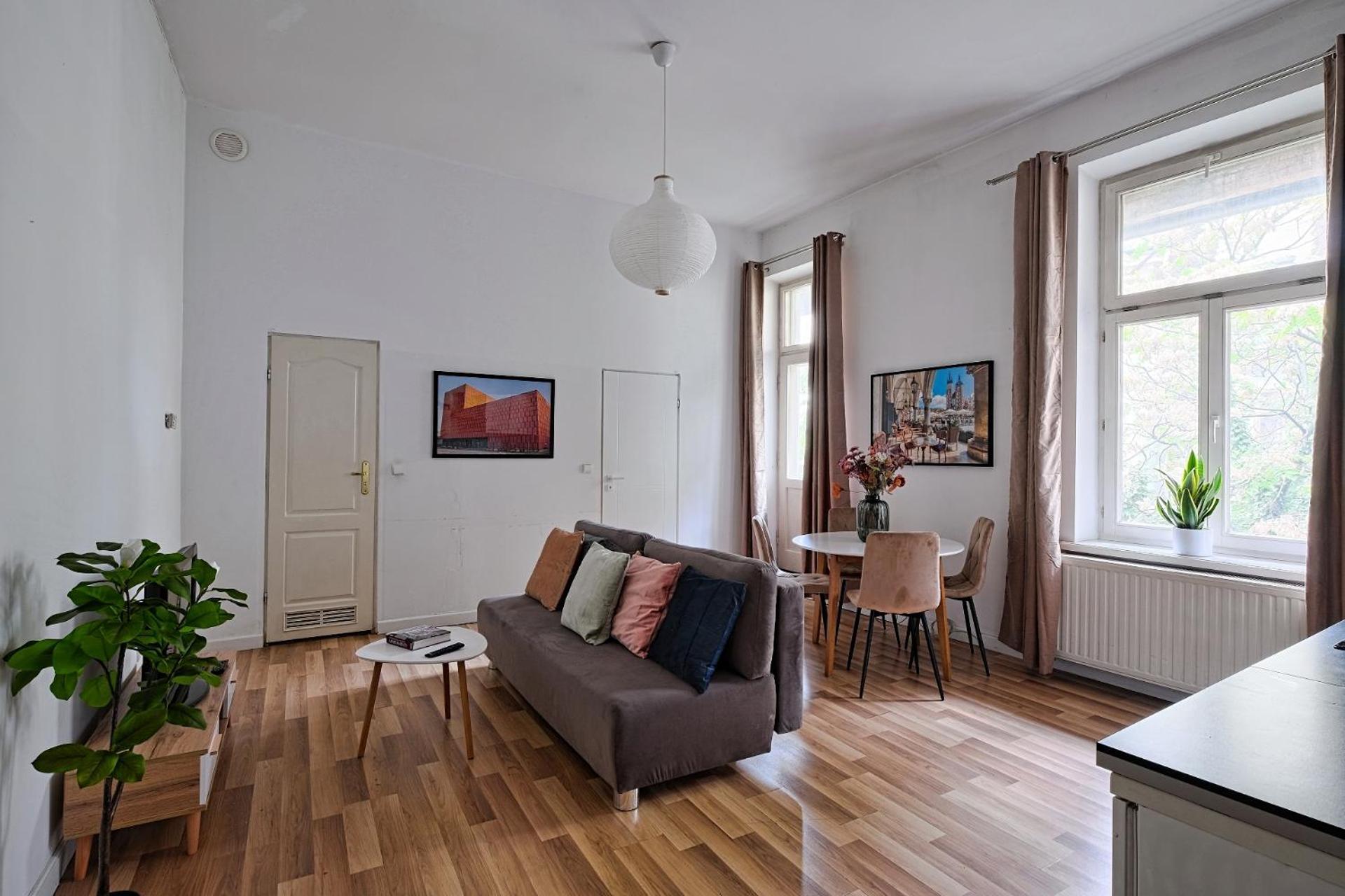 Golden Apartments&swm27