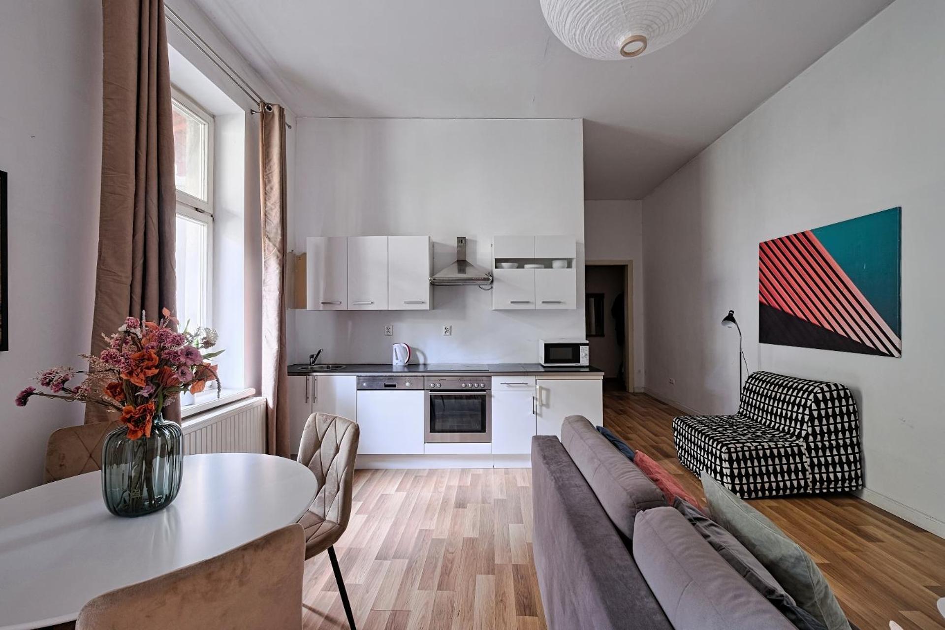 Golden Apartments&swm27 *